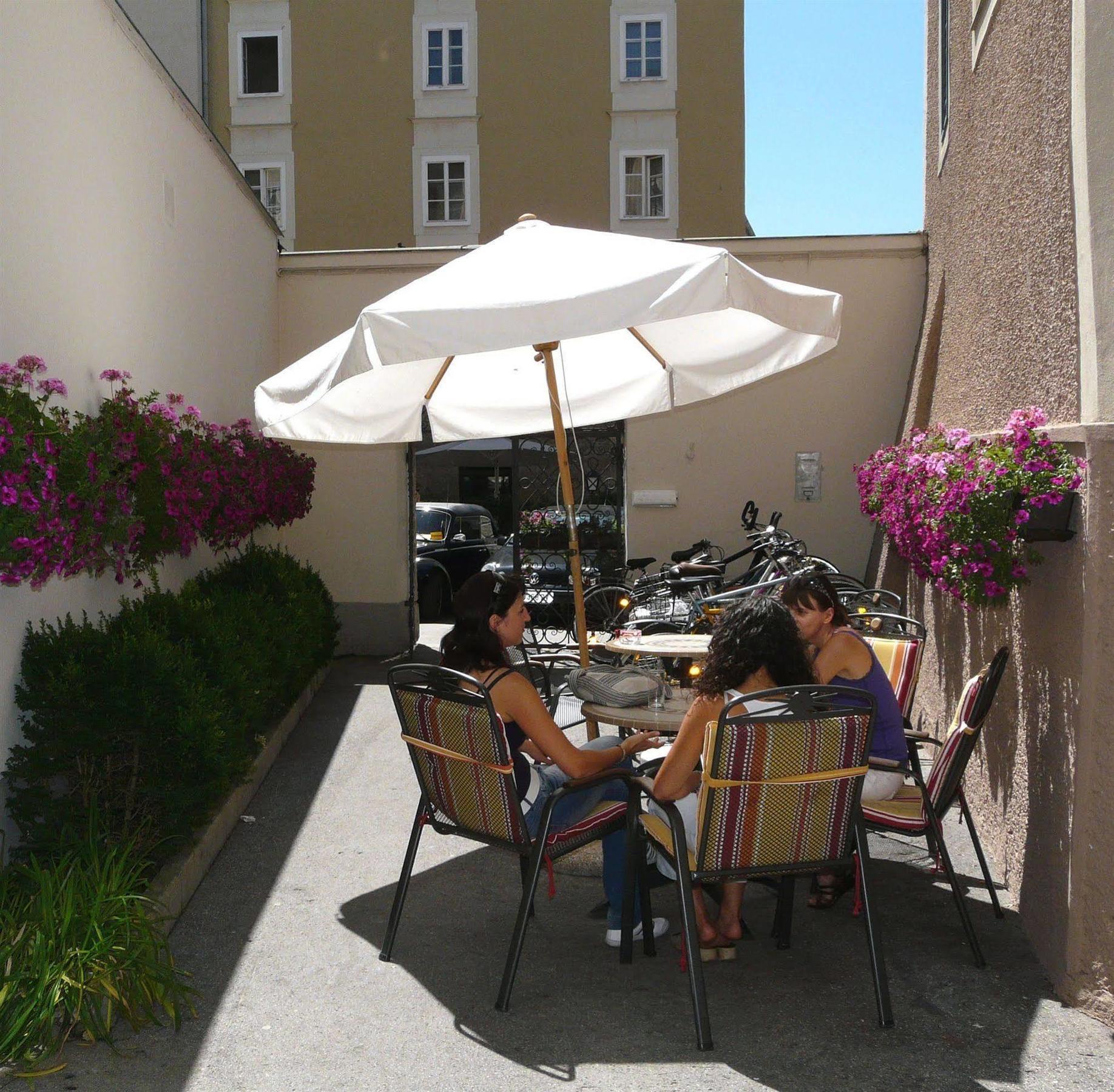 Hotel Schwarzes Roessl Salzburg Exterior foto